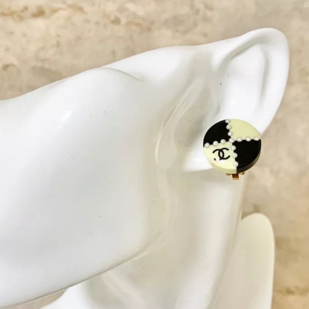 CHANEL Earrings Coco Mark Bicolor Pearl Round Gold Black - Picture 3 of 9